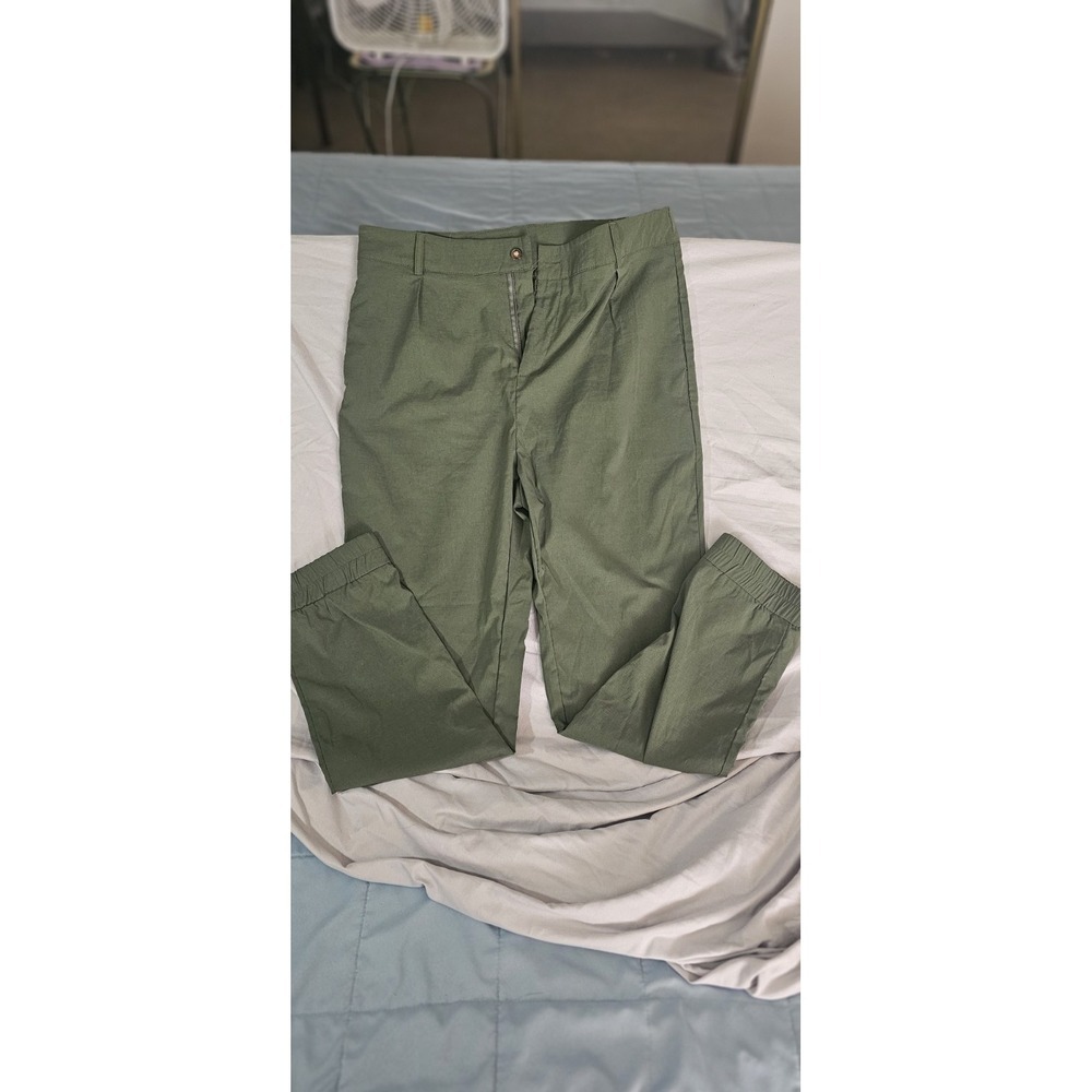 Olive green women's chino pants Size L. PERFECT CONDITION